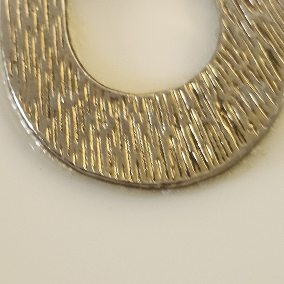 1960s LARGE MODULAR KENNETH JAY LANE CERAMIC WHITE PENDANT AND BEADS - Picture 16 of 16